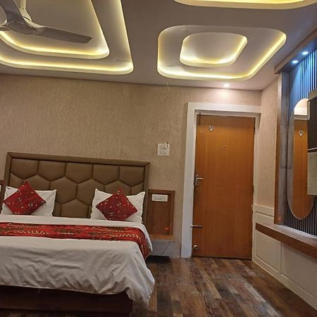 Hotel Manora Palace Srīnagar Esterno foto
