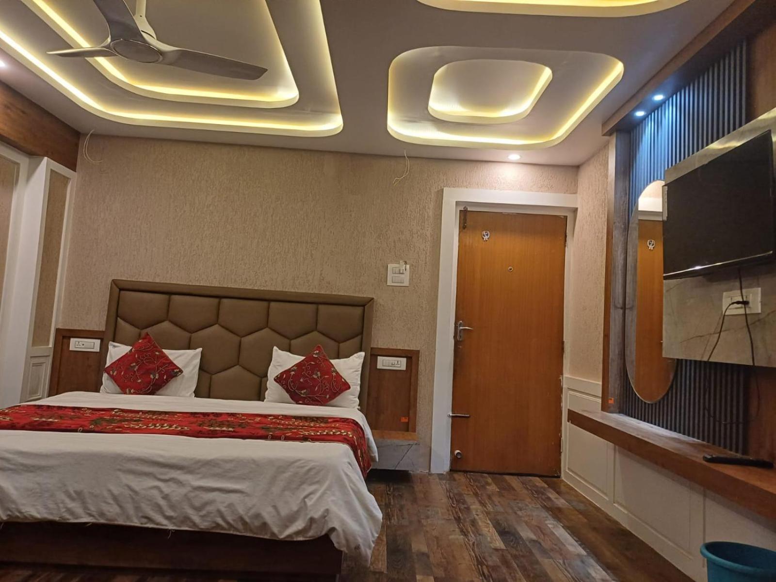 Hotel Manora Palace Srīnagar Esterno foto